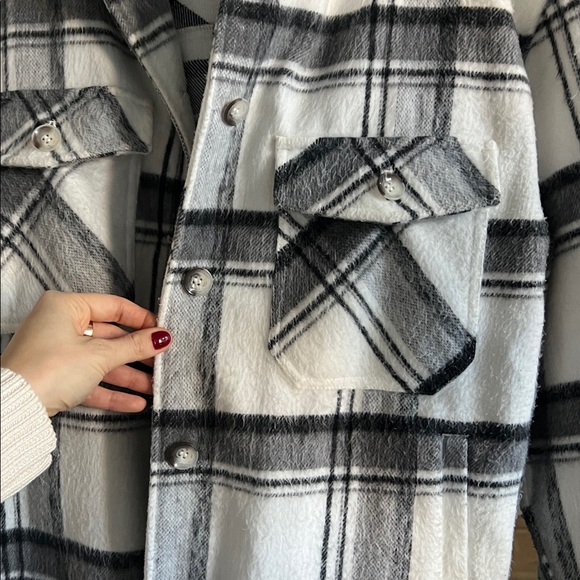 Carbon38 XS Plaid Oversized Jacket - Picture 3 of 9